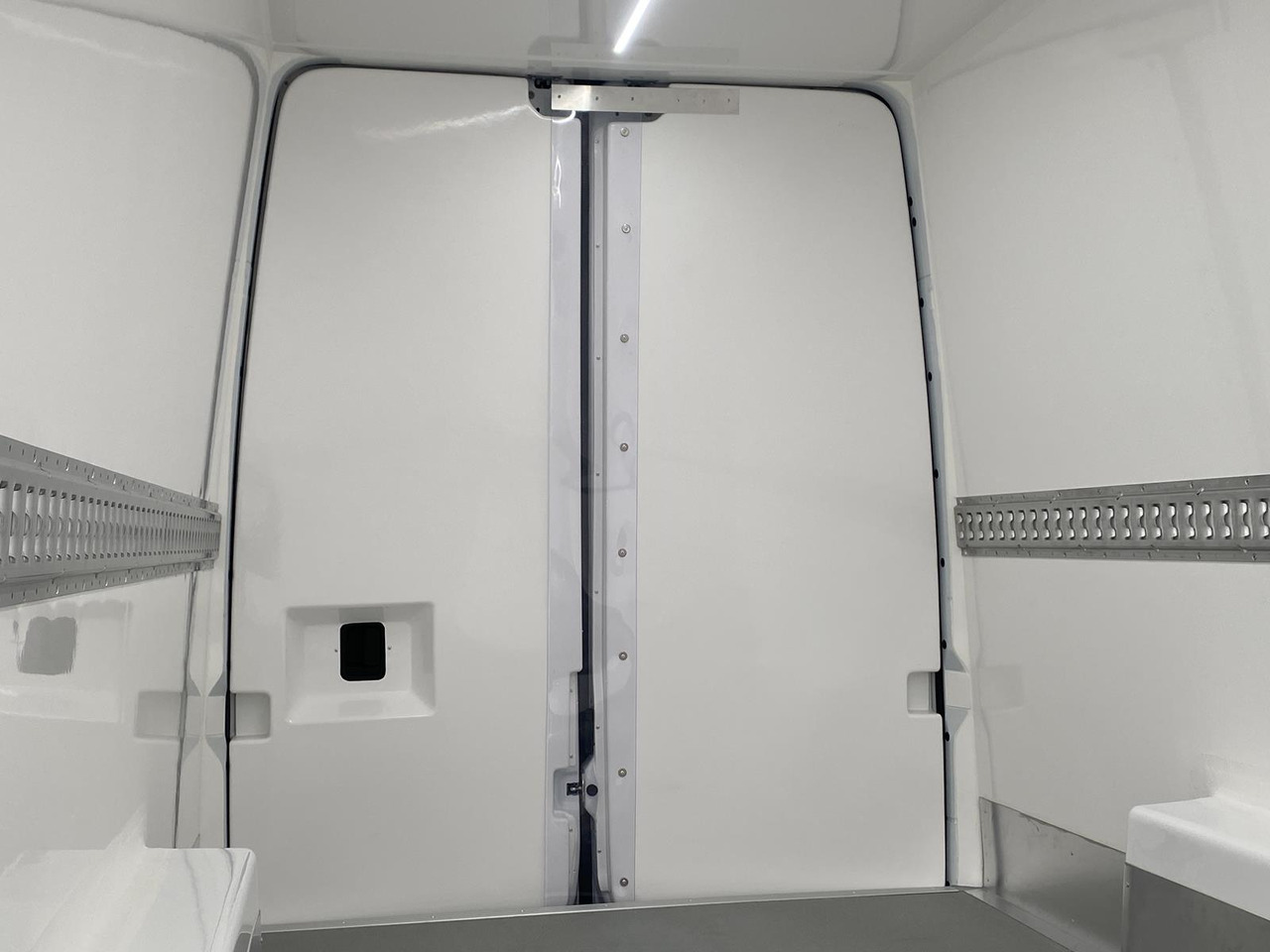 Nieuw Koelwagen MERCEDES-BENZ SPRINTER 317 CDI L4H3 170PS AUTOMATIK FRISCHDIENST + KONVEKTA FK 3022 12-220V: afbeelding 16 Nieuw Koelwagen MERCEDES-BENZ SPRINTER 317 CDI L4H3 170PS AUTOMATIK FRISCHDIENST + KONVEKTA FK 3022 12-220V: afbeelding 16