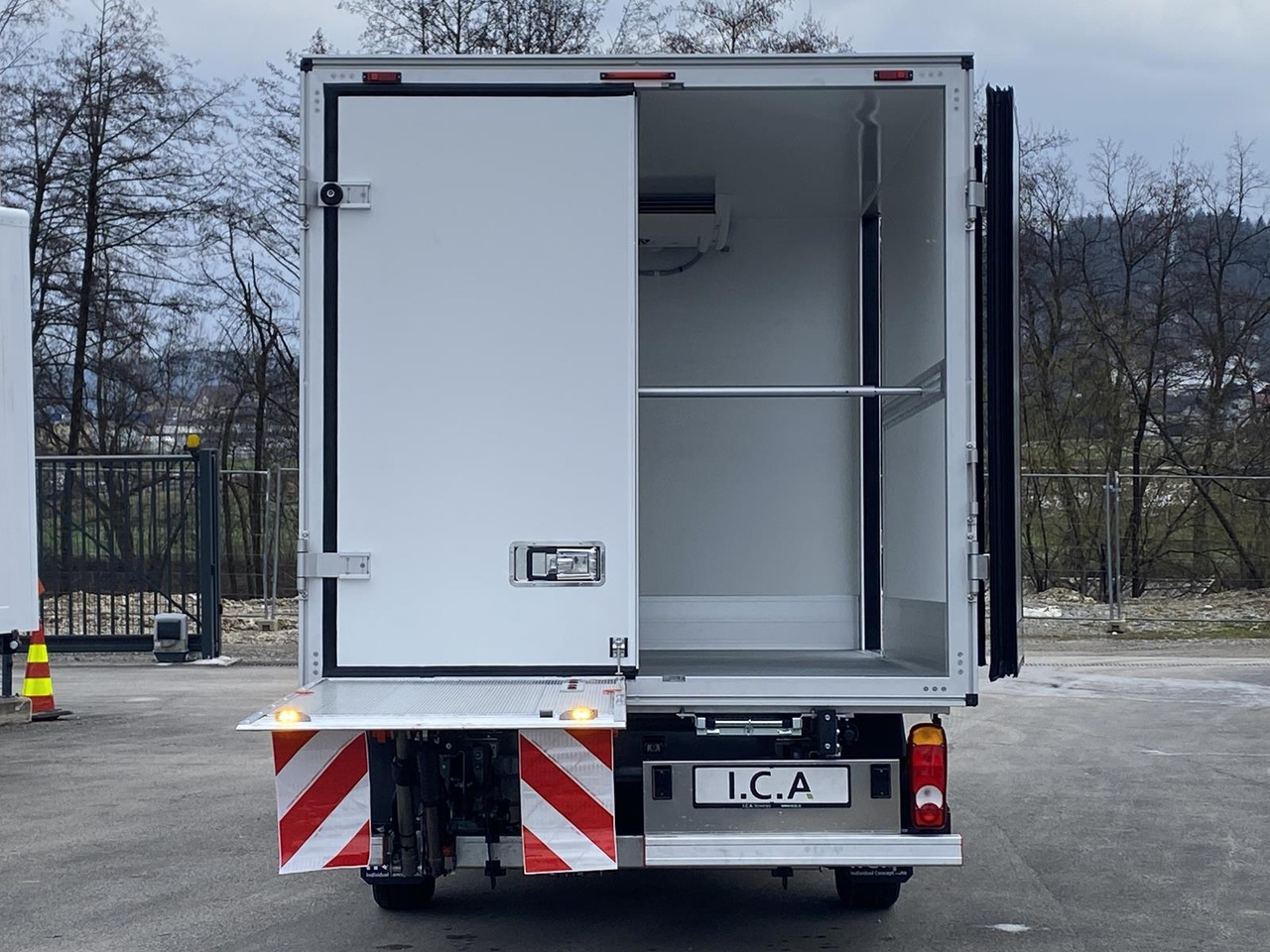 Nieuw Koelwagen OPEL MOVANO 1+6 DOKA 140PS | KÜHLKOFFER + LADERAMPE: afbeelding 38 Nieuw Koelwagen OPEL MOVANO 1+6 DOKA 140PS | KÜHLKOFFER + LADERAMPE: afbeelding 38