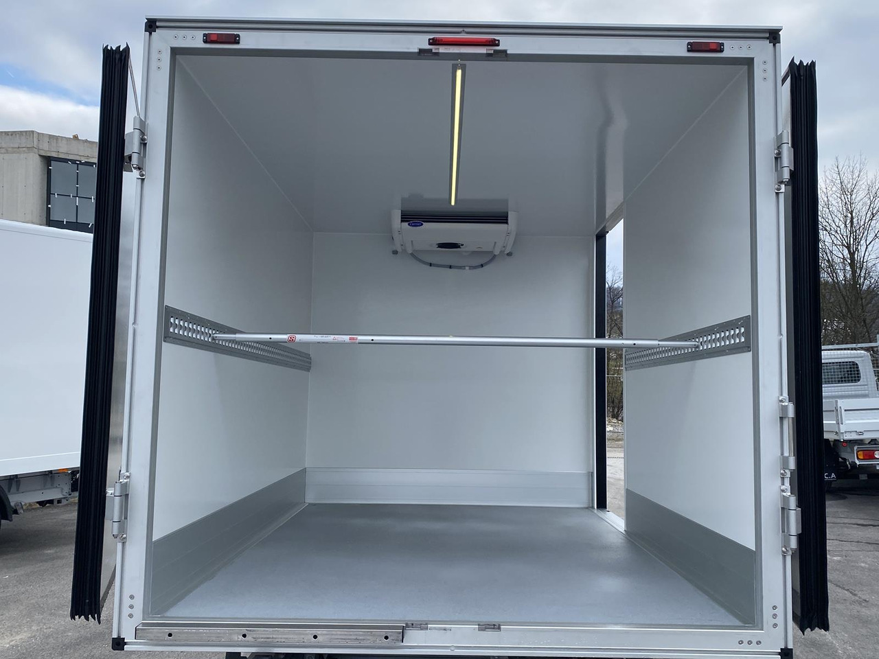 Nieuw Koelwagen OPEL MOVANO 1+6 DOKA 140PS | KÜHLKOFFER + LADERAMPE: afbeelding 48 Nieuw Koelwagen OPEL MOVANO 1+6 DOKA 140PS | KÜHLKOFFER + LADERAMPE: afbeelding 48