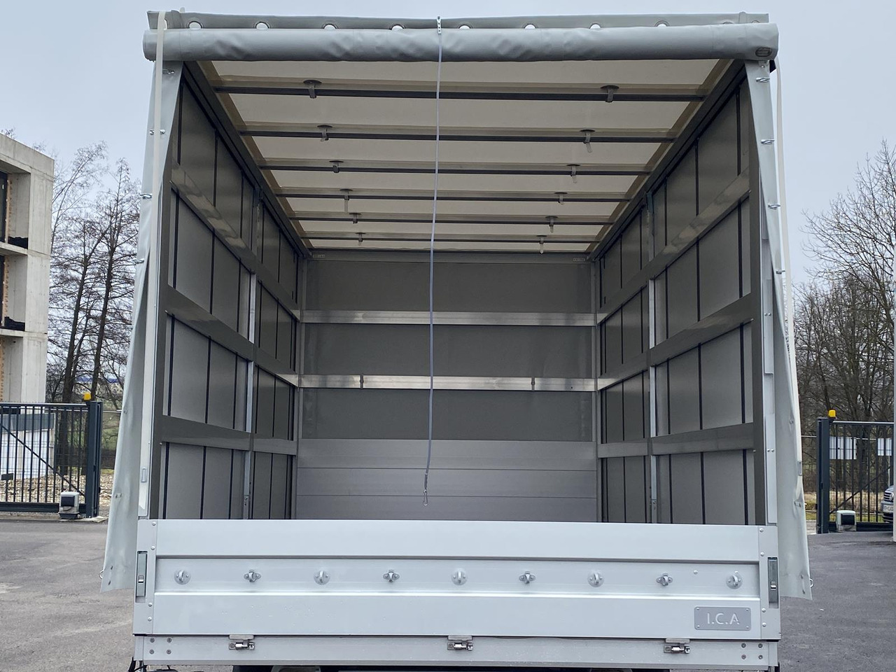 Nieuw Huifzeil bedrijfswagen RENAULT NEW MASTER L3 170PS 1+2 PRITSCHE PLANE 4300MM: afbeelding 11 Nieuw Huifzeil bedrijfswagen RENAULT NEW MASTER L3 170PS 1+2 PRITSCHE PLANE 4300MM: afbeelding 11