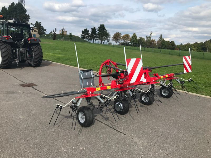 Massey Ferguson MF TD 454 DN / FELLA SANOS 4504 DN - Hooischudder: afbeelding 2 Massey Ferguson MF TD 454 DN / FELLA SANOS 4504 DN - Hooischudder: afbeelding 2