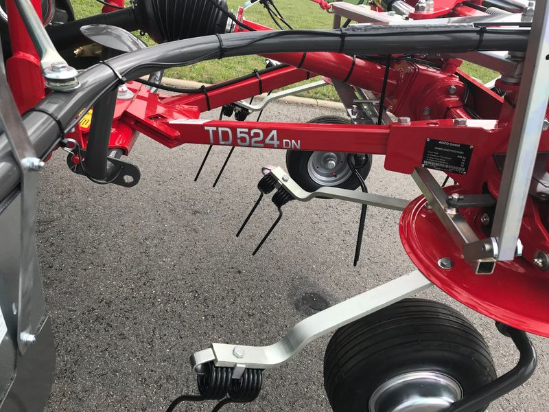 Massey Ferguson MF TD 524 DN / FELLA SANOS 5204 DN - Hooischudder: afbeelding 2 Massey Ferguson MF TD 524 DN / FELLA SANOS 5204 DN - Hooischudder: afbeelding 2