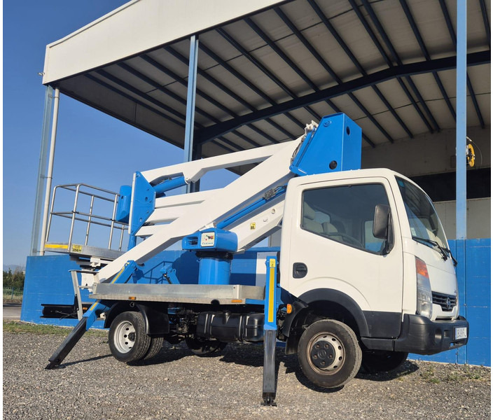 Nissan CABSTAR 35.12 SOCAGE DA320 - Vrachtwagen, Kraanwagen: afbeelding 3 Nissan CABSTAR 35.12 SOCAGE DA320 - Vrachtwagen, Kraanwagen: afbeelding 3