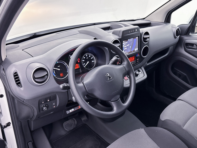 Peugeot Partner Electric L1 Premium Navigatie Parkeersensoren Cruise Control - Kleine bestelwagen, Elektrische bedrijfswagen: afbeelding 5 Peugeot Partner Electric L1 Premium Navigatie Parkeersensoren Cruise Control - Kleine bestelwagen, Elektrische bedrijfswagen: afbeelding 5