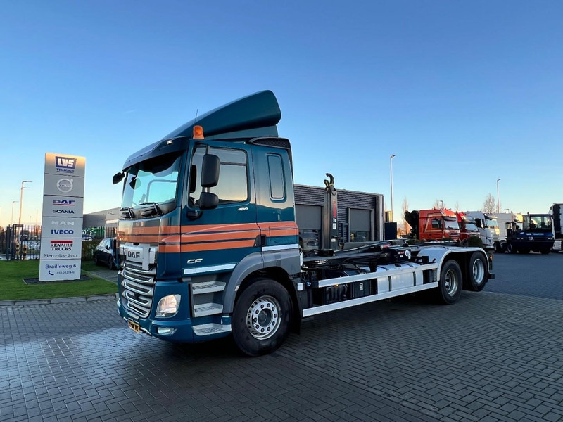 DAF CF85 6x2 containersysteem Only 350.000km / HIAB XR 26S Haakarmsyteem - Haakarmsysteem vrachtwagen: afbeelding 1 DAF CF85 6x2 containersysteem Only 350.000km / HIAB XR 26S Haakarmsyteem - Haakarmsysteem vrachtwagen: afbeelding 1