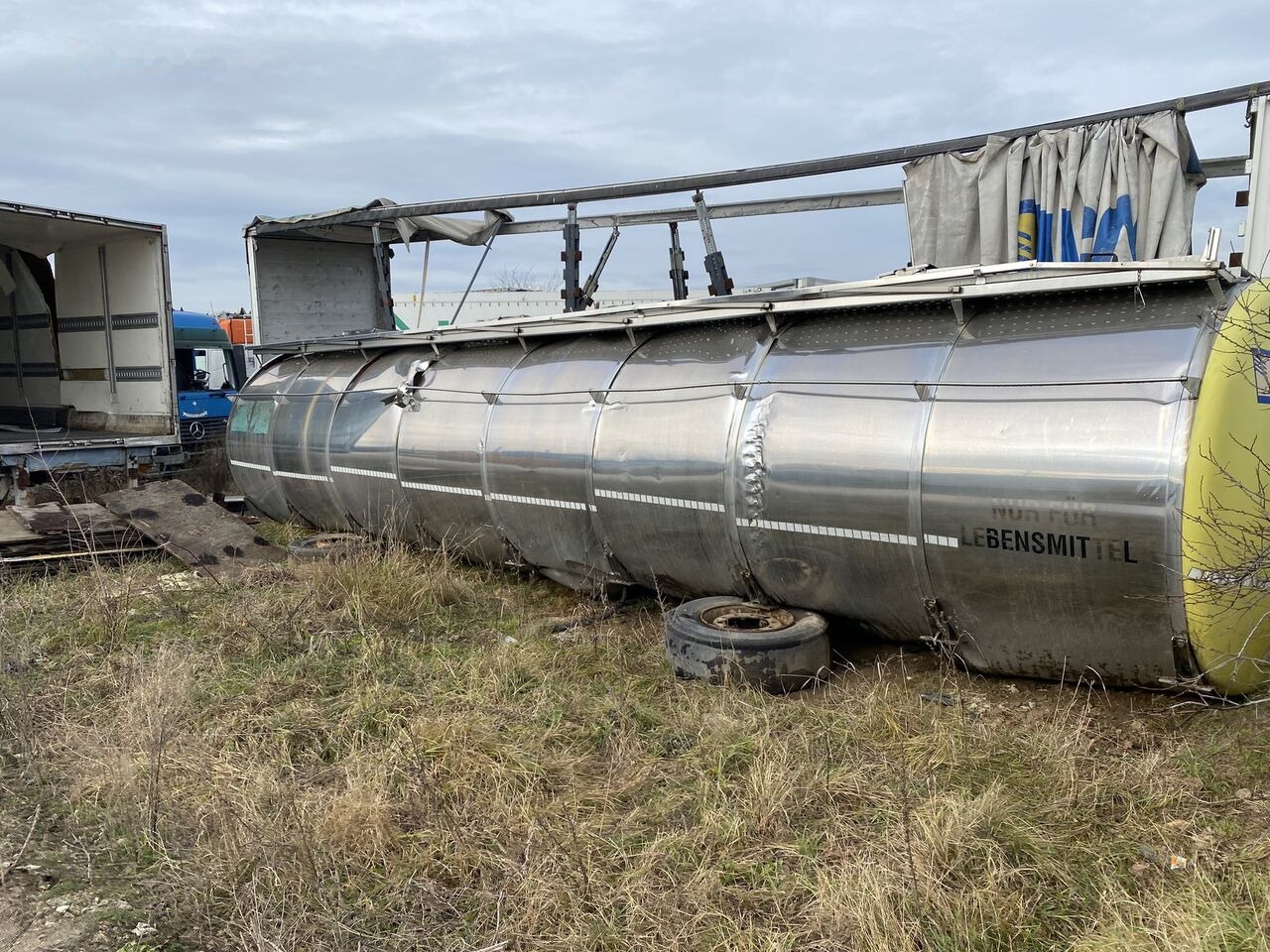 Magyar REZERVOR CISTERNA INOX ALIMENTAR in stare buna - Tankcontainer: afbeelding 1 Magyar REZERVOR CISTERNA INOX ALIMENTAR in stare buna - Tankcontainer: afbeelding 1