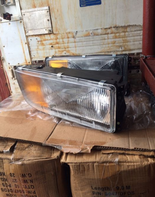 Mercedes-Benz Actros - Koplamp voor Vrachtwagen: afbeelding 2 Mercedes-Benz Actros - Koplamp voor Vrachtwagen: afbeelding 2