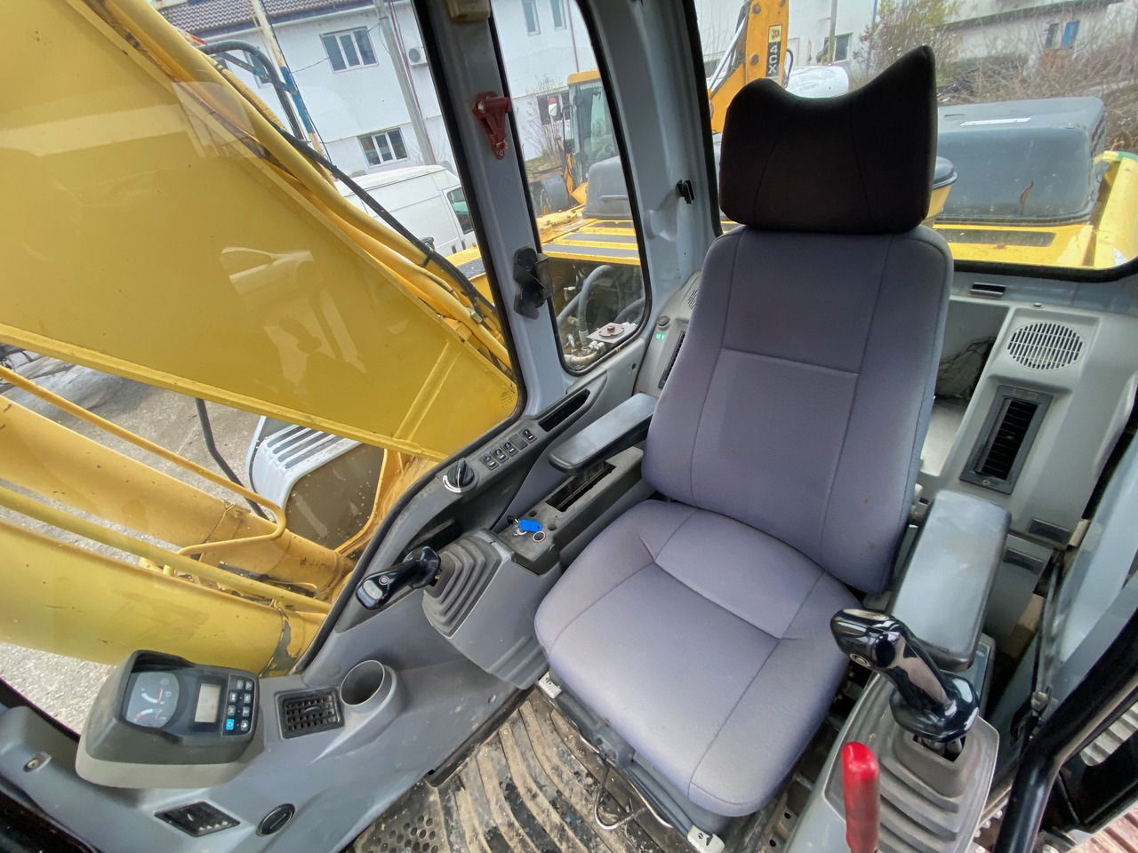 New Holland Kobelco E 215 22 T Klima - Rupsgraafmachine: afbeelding 3 New Holland Kobelco E 215 22 T Klima - Rupsgraafmachine: afbeelding 3