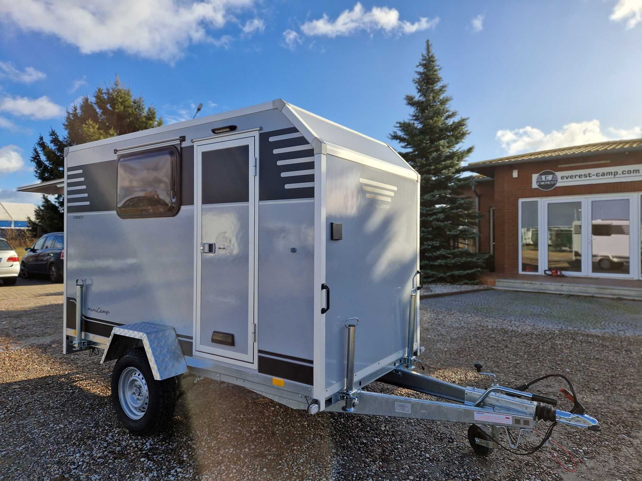 Minicamp Everest Lekki mały kemping camper DMC 600 do 1000kg NOWA - Caravan: afbeelding 1 Minicamp Everest Lekki mały kemping camper DMC 600 do 1000kg NOWA - Caravan: afbeelding 1