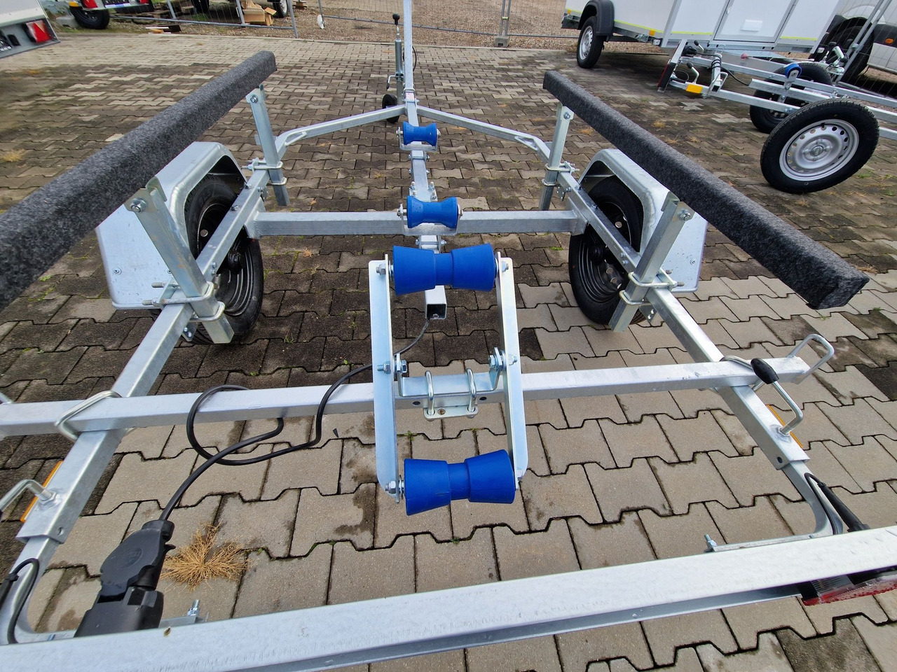 Nowa Przyczepa Podłodziowa ponton łódź 350 - 550cm Niewiadów P400 P415 - Autotransport aanhangwagen: afbeelding 1 Nowa Przyczepa Podłodziowa ponton łódź 350 - 550cm Niewiadów P400 P415 - Autotransport aanhangwagen: afbeelding 1