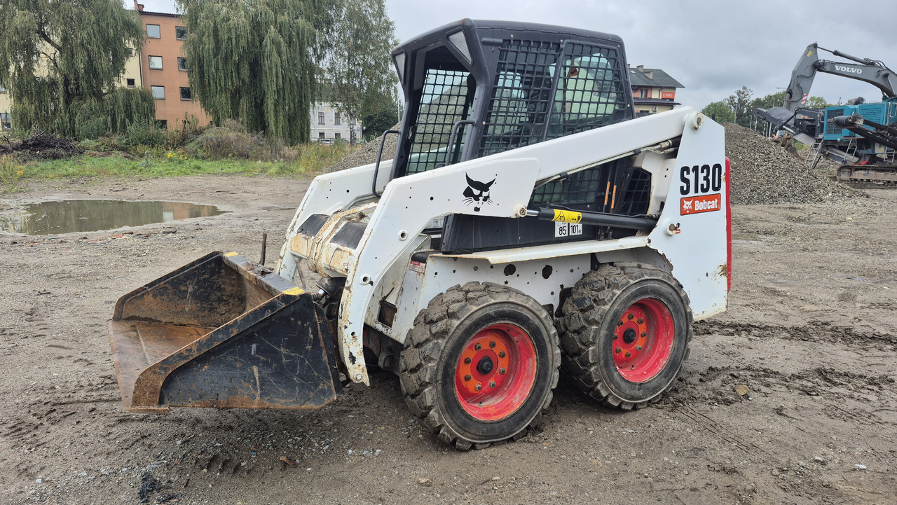 BOBCAT S130 - Schranklader: afbeelding 1 BOBCAT S130 - Schranklader: afbeelding 1