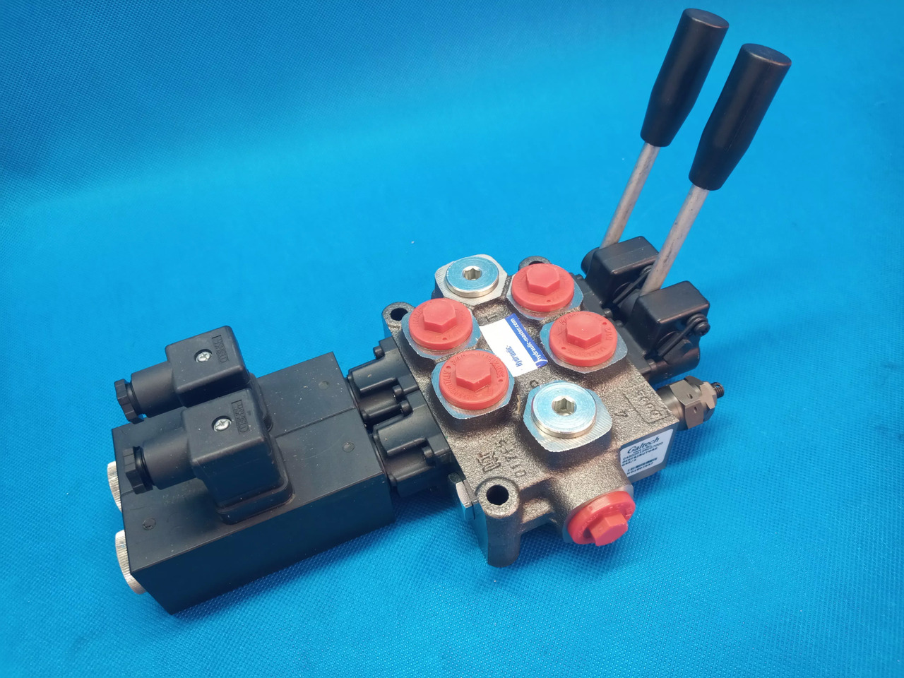 Galtech 2 Section Directional Control Valve Q45 60 L/min 16 GPM Electric Solenoi for agricultural machines, tractors, sprayers, turners, cyclops, HDS loaders, construction machines, loaders, excavators, sweepers, industrial machinery andhydraulically operated equipment - Ground support equipment: afbeelding 1 Galtech 2 Section Directional Control Valve Q45 60 L/min 16 GPM Electric Solenoi for agricultural machines, tractors, sprayers, turners, cyclops, HDS loaders, construction machines, loaders, excavators, sweepers, industrial machinery andhydraulically operated equipment - Ground support equipment: afbeelding 1