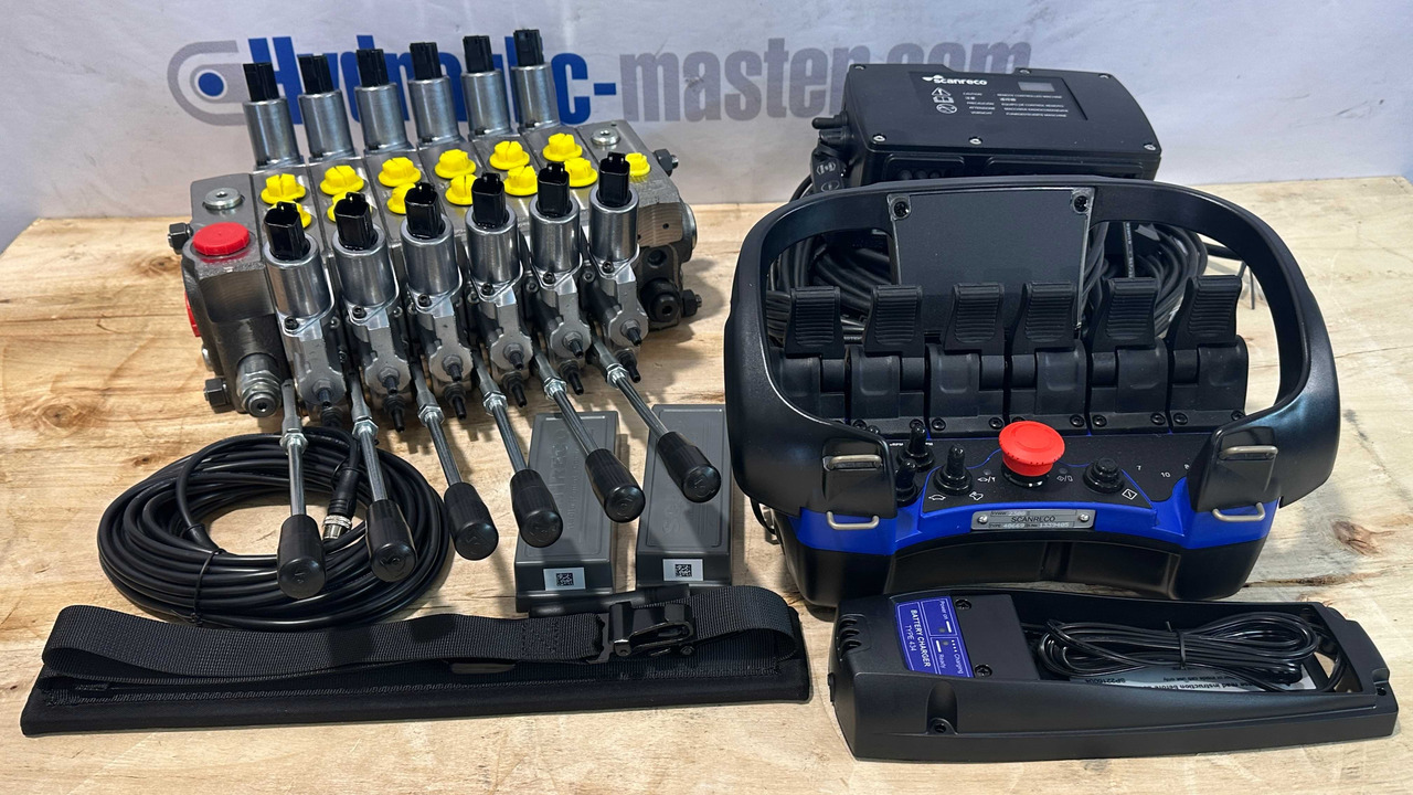 Set Scanreco RC400 with Walvoil DPX100 Manitex, Palfinger, Atlas, Cormach - Uitrijwagen: afbeelding 1 Set Scanreco RC400 with Walvoil DPX100 Manitex, Palfinger, Atlas, Cormach - Uitrijwagen: afbeelding 1
