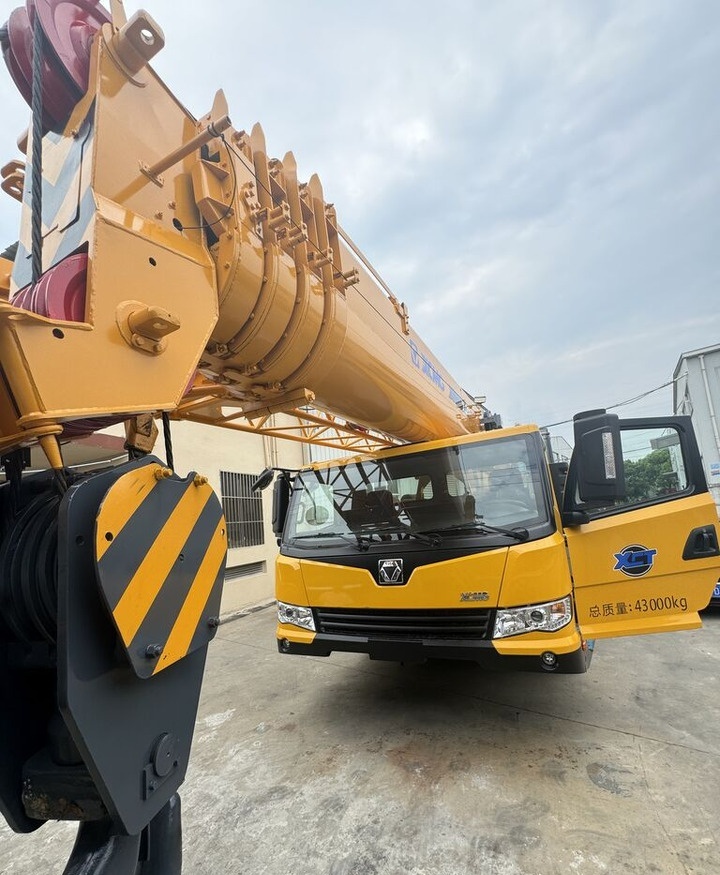 XCMG XCT70 25ton 50ton 70ton 130ton - Mobiele kraan: afbeelding 2 XCMG XCT70 25ton 50ton 70ton 130ton - Mobiele kraan: afbeelding 2