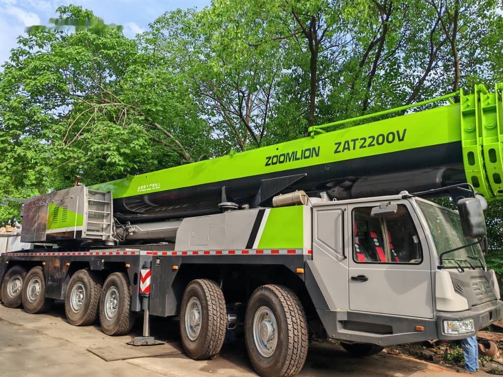 Zoomlion ZTC2200V 220T 220ton - Mobiele kraan: afbeelding 3 Zoomlion ZTC2200V 220T 220ton - Mobiele kraan: afbeelding 3