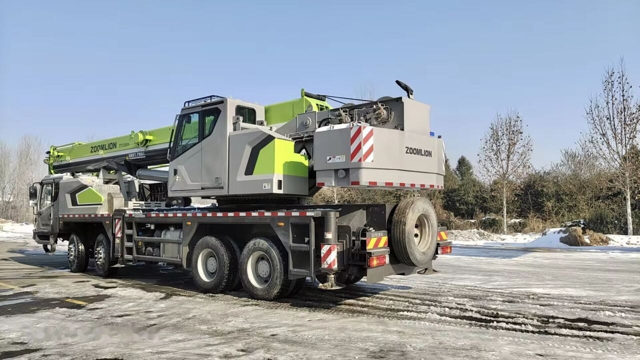 Zoomlion ZTC350 ZTC250 ZTC550 ZTC1000 35t 35ton 50t 70t - Mobiele kraan: afbeelding 4 Zoomlion ZTC350 ZTC250 ZTC550 ZTC1000 35t 35ton 50t 70t - Mobiele kraan: afbeelding 4
