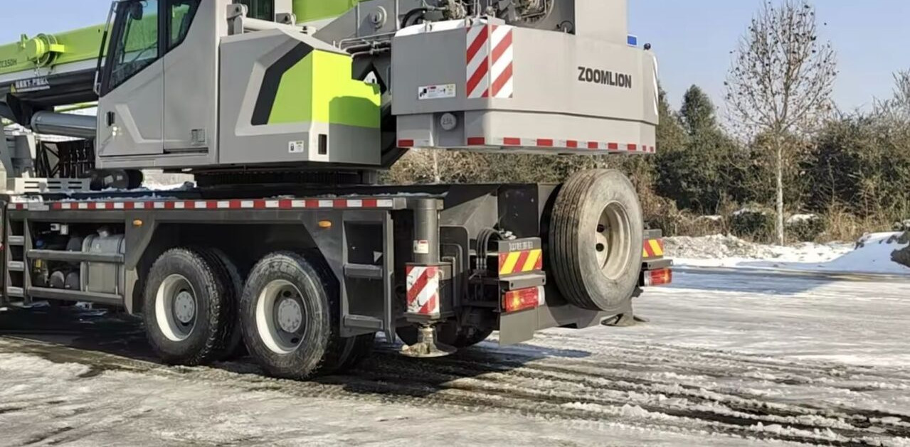 Zoomlion ZTC350 ZTC250 ZTC550 ZTC1000 - Mobiele kraan: afbeelding 4 Zoomlion ZTC350 ZTC250 ZTC550 ZTC1000 - Mobiele kraan: afbeelding 4