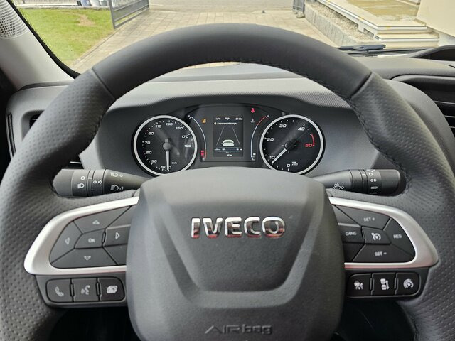 IVECO Daily 35S18HA8 3.0 Hi-Matic AHK Tachograph LED... - Bestelwagen gesloten laadbak: afbeelding 5 IVECO Daily 35S18HA8 3.0 Hi-Matic AHK Tachograph LED... - Bestelwagen gesloten laadbak: afbeelding 5