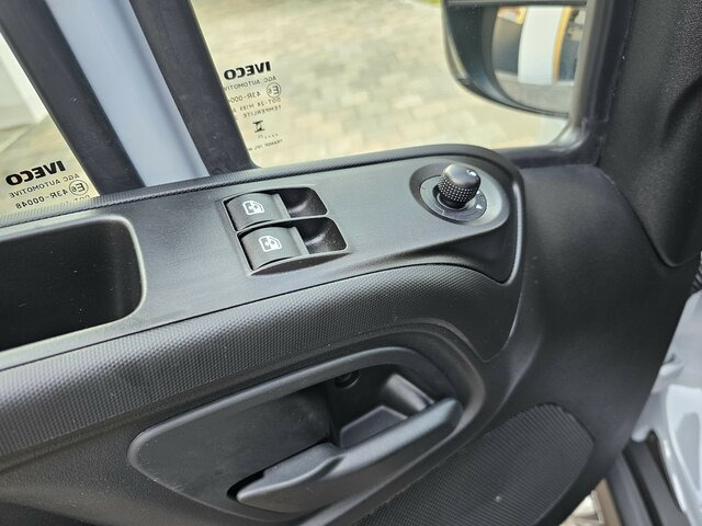 IVECO Daily 35S18HA8V DOKA Hi-Matic 12m³ 2xSchiebetür - Gesloten bestelwagen, Bestelwagen met dubbele cabine: afbeelding 2 IVECO Daily 35S18HA8V DOKA Hi-Matic 12m³ 2xSchiebetür - Gesloten bestelwagen, Bestelwagen met dubbele cabine: afbeelding 2