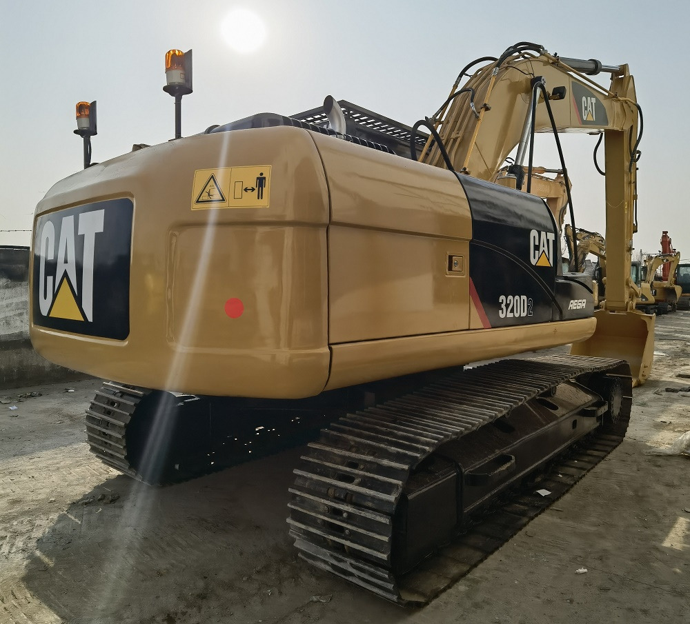 CAT 320D2 Excavator - Rupsgraafmachine: afbeelding 3 CAT 320D2 Excavator - Rupsgraafmachine: afbeelding 3