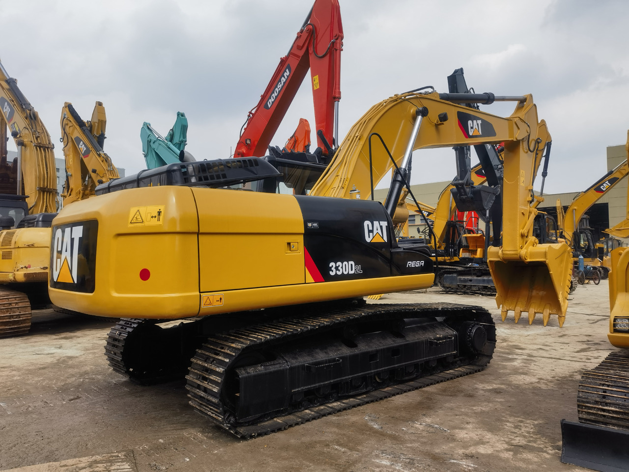 CAT 330D2L Excavator - Rupsgraafmachine: afbeelding 2 CAT 330D2L Excavator - Rupsgraafmachine: afbeelding 2