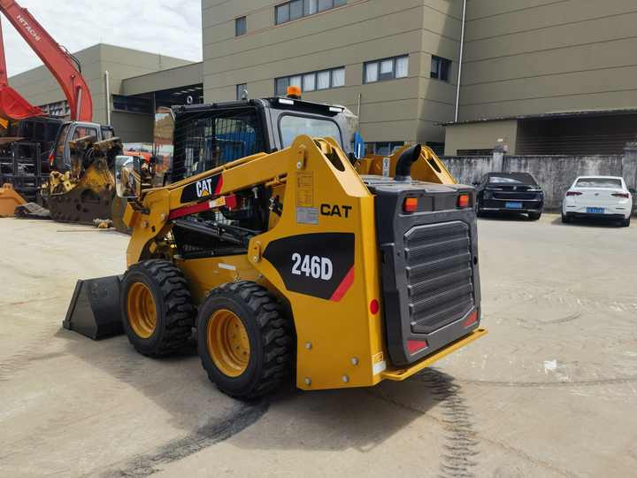 Cheap Price used caterpillar 246d mini skid steer cat 246C 246D hydraulic used skid loaders for sale - Schranklader: afbeelding 3 Cheap Price used caterpillar 246d mini skid steer cat 246C 246D hydraulic used skid loaders for sale - Schranklader: afbeelding 3