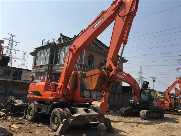 Doosan DH210w-7 wheel excavator - Mobiele graafmachine: afbeelding 4 Doosan DH210w-7 wheel excavator - Mobiele graafmachine: afbeelding 4
