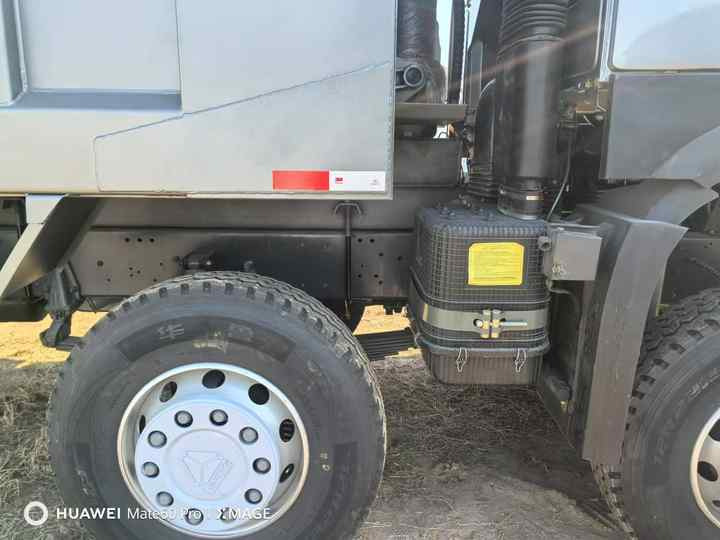 HOWO Heavy Dump Truck 6x4 8x4 Diesel Manual Transmission Right Left Hand Drive Sinotruck Dump Truck - Kipper vrachtwagen: afbeelding 5 HOWO Heavy Dump Truck 6x4 8x4 Diesel Manual Transmission Right Left Hand Drive Sinotruck Dump Truck - Kipper vrachtwagen: afbeelding 5