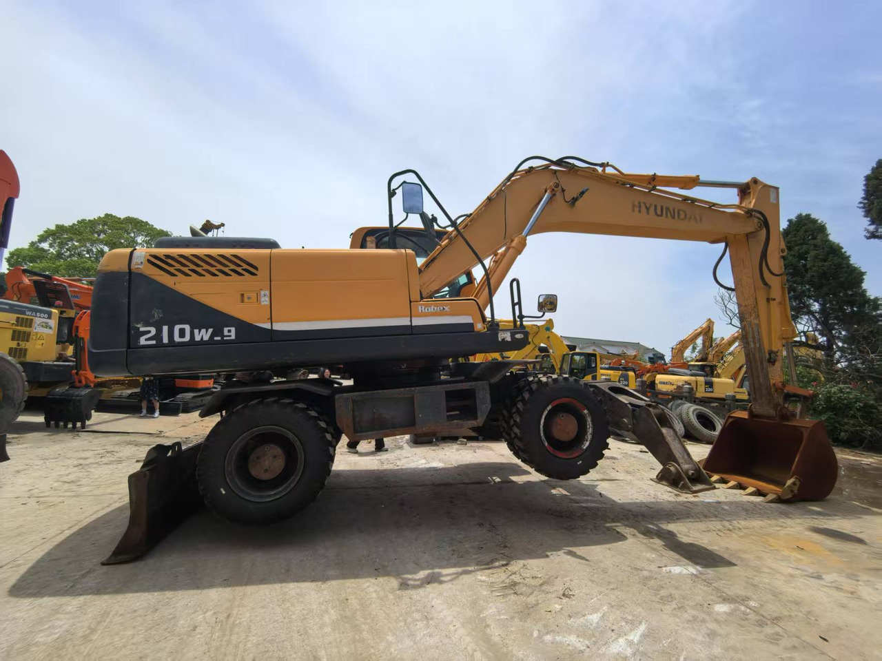 Hyundai 210w-9 wheel excavator - Mobiele graafmachine: afbeelding 2 Hyundai 210w-9 wheel excavator - Mobiele graafmachine: afbeelding 2