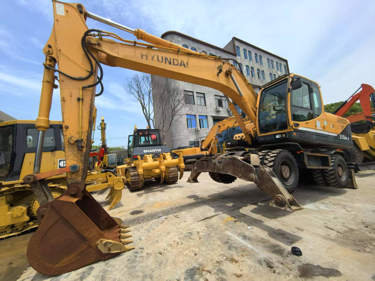 Hyundai 210w-9 wheel excavator - Mobiele graafmachine: afbeelding 4 Hyundai 210w-9 wheel excavator - Mobiele graafmachine: afbeelding 4