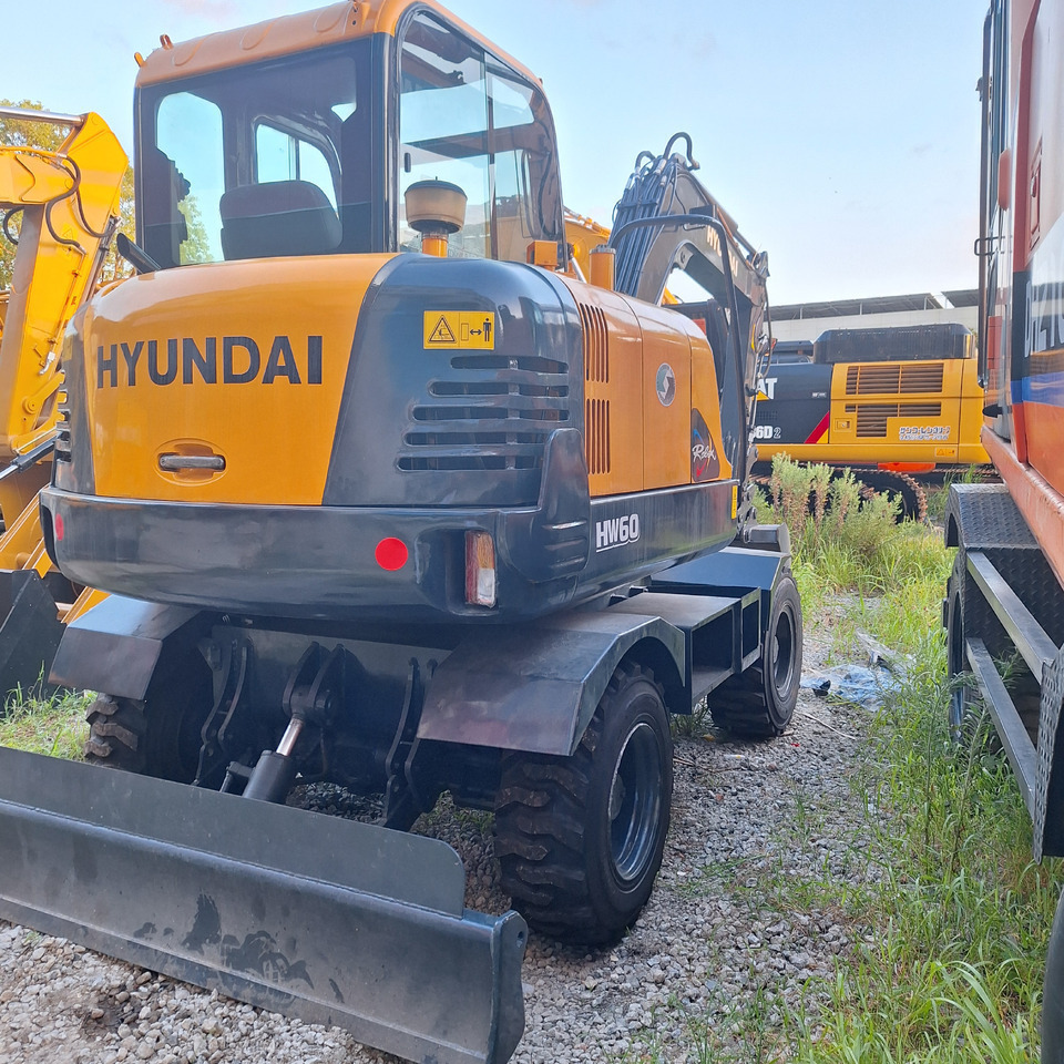Hyundai 60vs excavator - Mobiele graafmachine: afbeelding 2 Hyundai 60vs excavator - Mobiele graafmachine: afbeelding 2