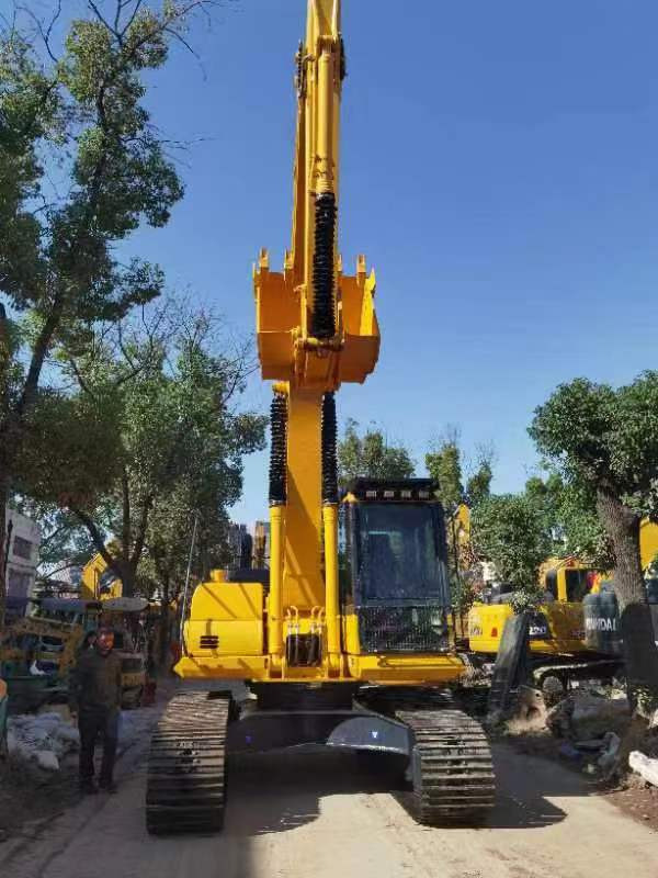 Komatsu PC200-8 Excavator - Rupsgraafmachine: afbeelding 4 Komatsu PC200-8 Excavator - Rupsgraafmachine: afbeelding 4
