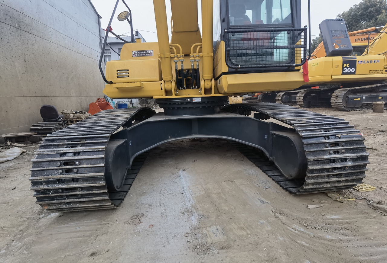 Komatsu PC200-8 Excavator - Rupsgraafmachine: afbeelding 4 Komatsu PC200-8 Excavator - Rupsgraafmachine: afbeelding 4