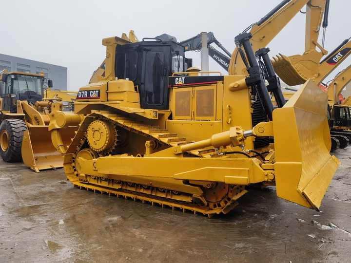 Second Hand CAT D8R Dozer Caterpillar Used D7R D8R tractor bulldozer with good engine for sale - Bulldozer: afbeelding 5 Second Hand CAT D8R Dozer Caterpillar Used D7R D8R tractor bulldozer with good engine for sale - Bulldozer: afbeelding 5