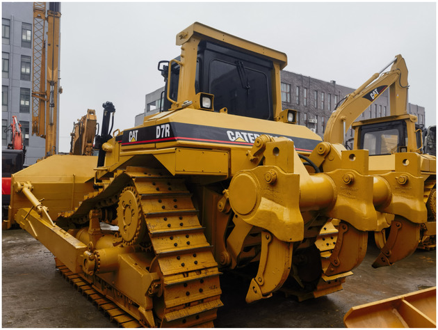 Second hand Cat D7R Dozer used D7 Dozers Cat Bulldozer Good Price for Sale in shanghai yard - Bulldozer: afbeelding 1 Second hand Cat D7R Dozer used D7 Dozers Cat Bulldozer Good Price for Sale in shanghai yard - Bulldozer: afbeelding 1