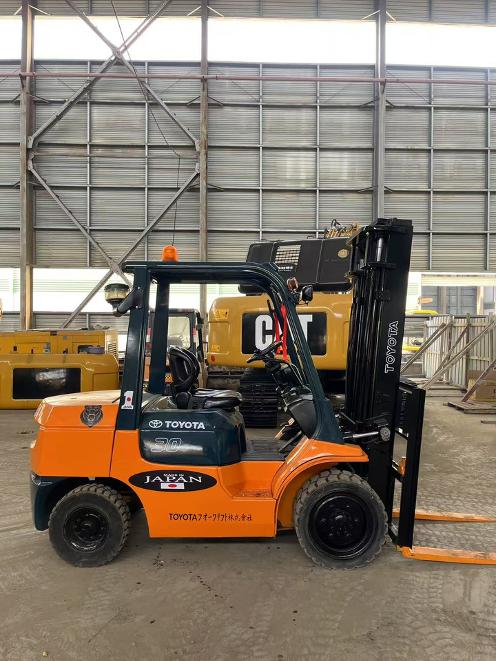Toyota FD30 Forklift - Diesel heftruck: afbeelding 1 Toyota FD30 Forklift - Diesel heftruck: afbeelding 1