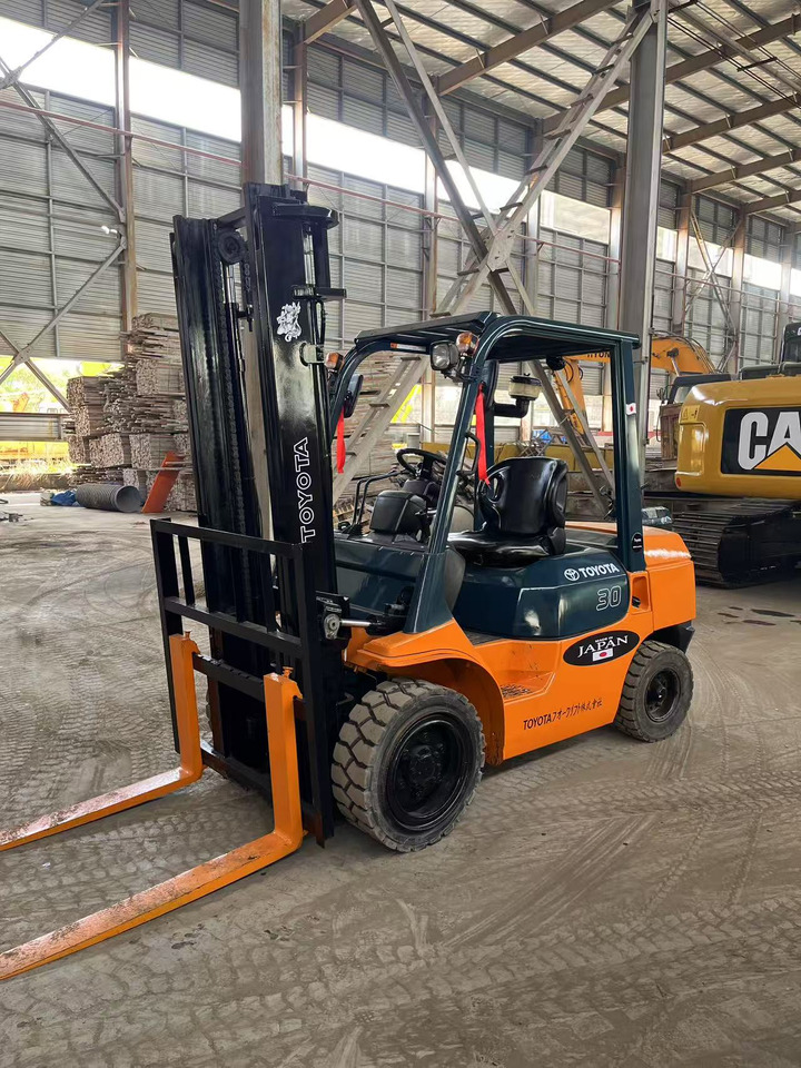 Toyota FD30 Forklift - Diesel heftruck: afbeelding 1 Toyota FD30 Forklift - Diesel heftruck: afbeelding 1
