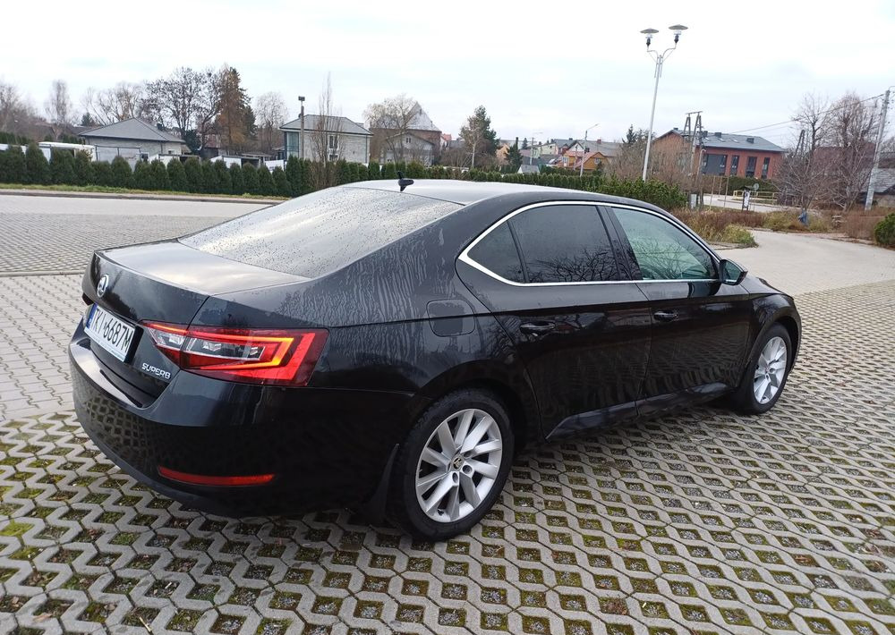 Skoda Superb 2.0 TDI Ambition - Sedan: afbeelding 5 Skoda Superb 2.0 TDI Ambition - Sedan: afbeelding 5