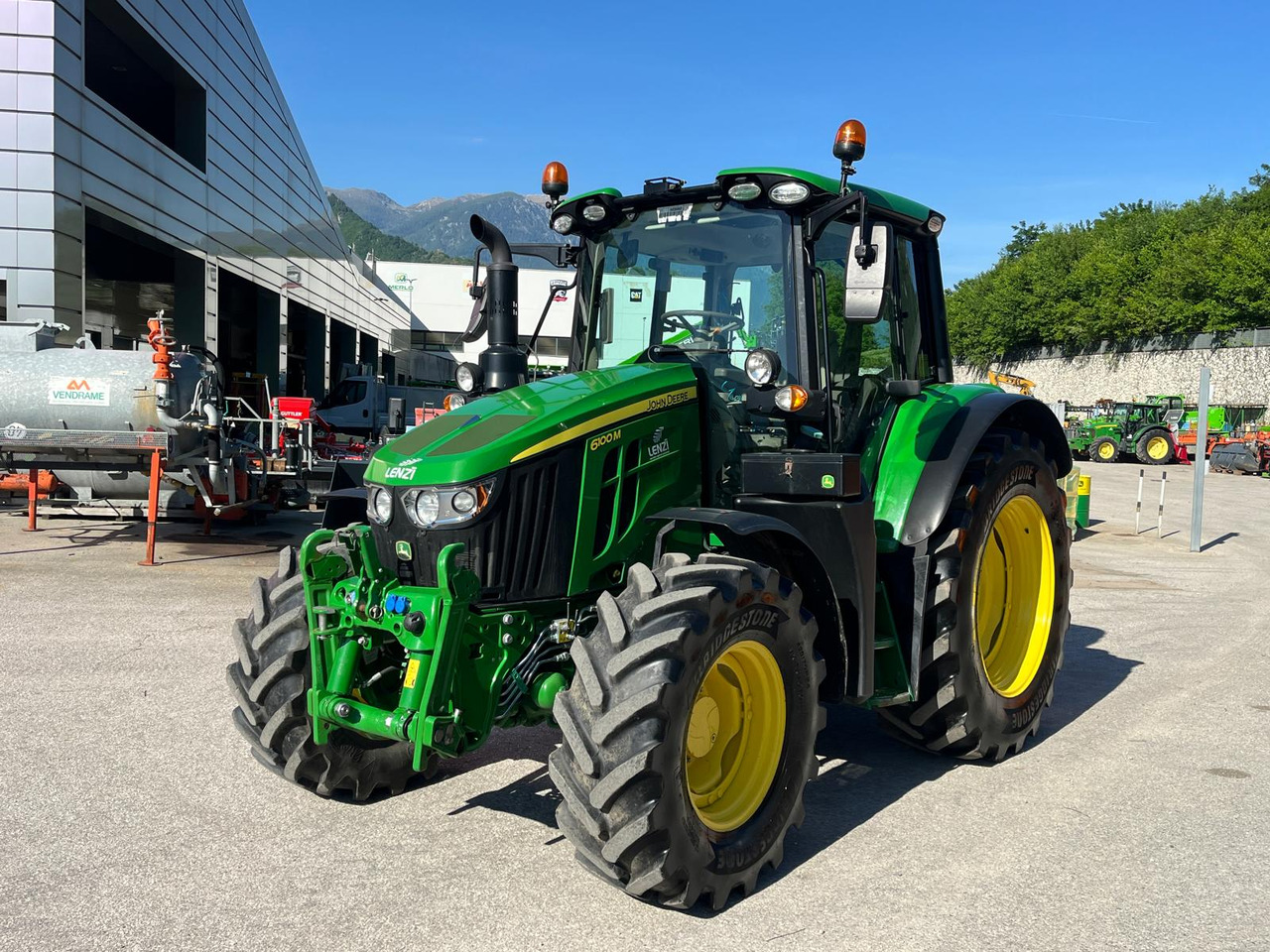 JOHN DEERE 6100M - Tractor: afbeelding 2 JOHN DEERE 6100M - Tractor: afbeelding 2
