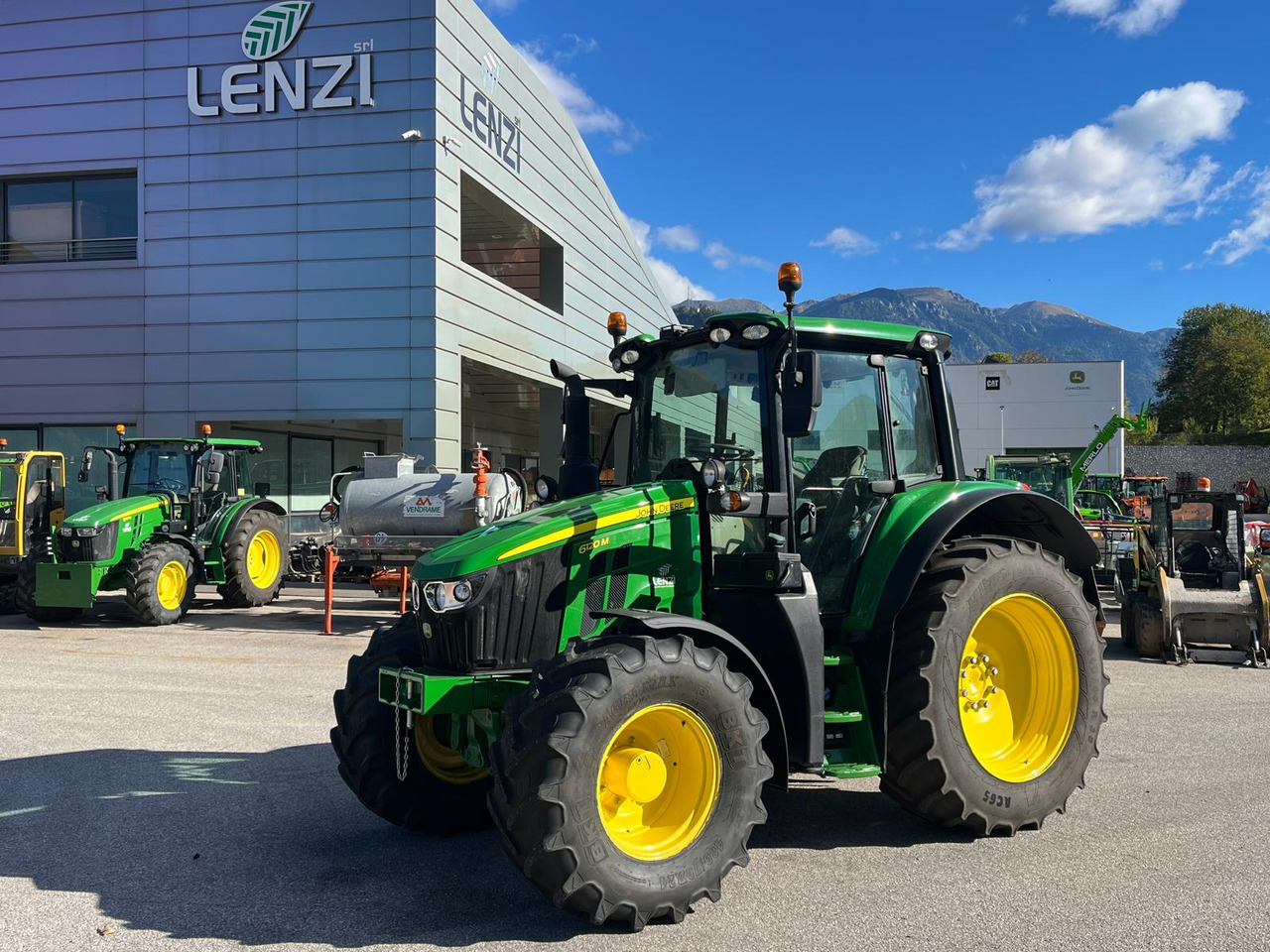 JOHN DEERE 6120 M - Tractor: afbeelding 1 JOHN DEERE 6120 M - Tractor: afbeelding 1