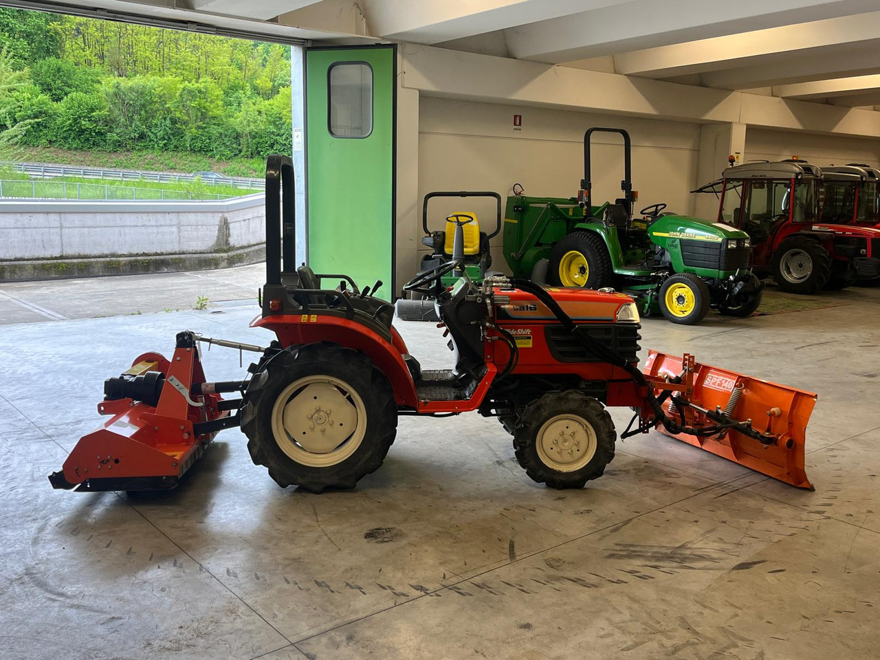 KUBOTA GB-16 – 4×4 - Tractor: afbeelding 3 KUBOTA GB-16 – 4×4 - Tractor: afbeelding 3