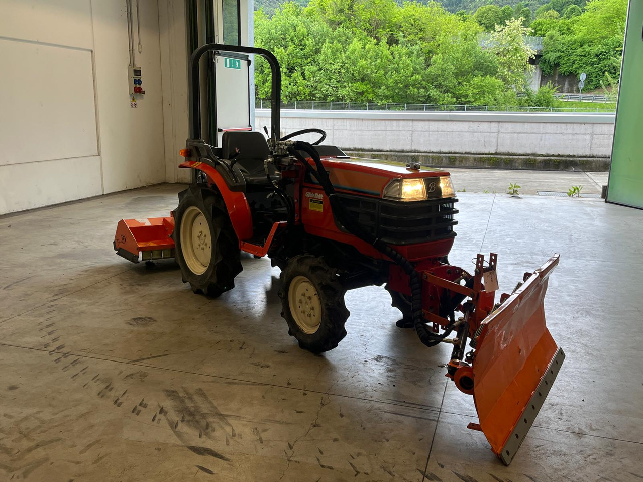 KUBOTA GB-16 – 4×4 - Tractor: afbeelding 2 KUBOTA GB-16 – 4×4 - Tractor: afbeelding 2