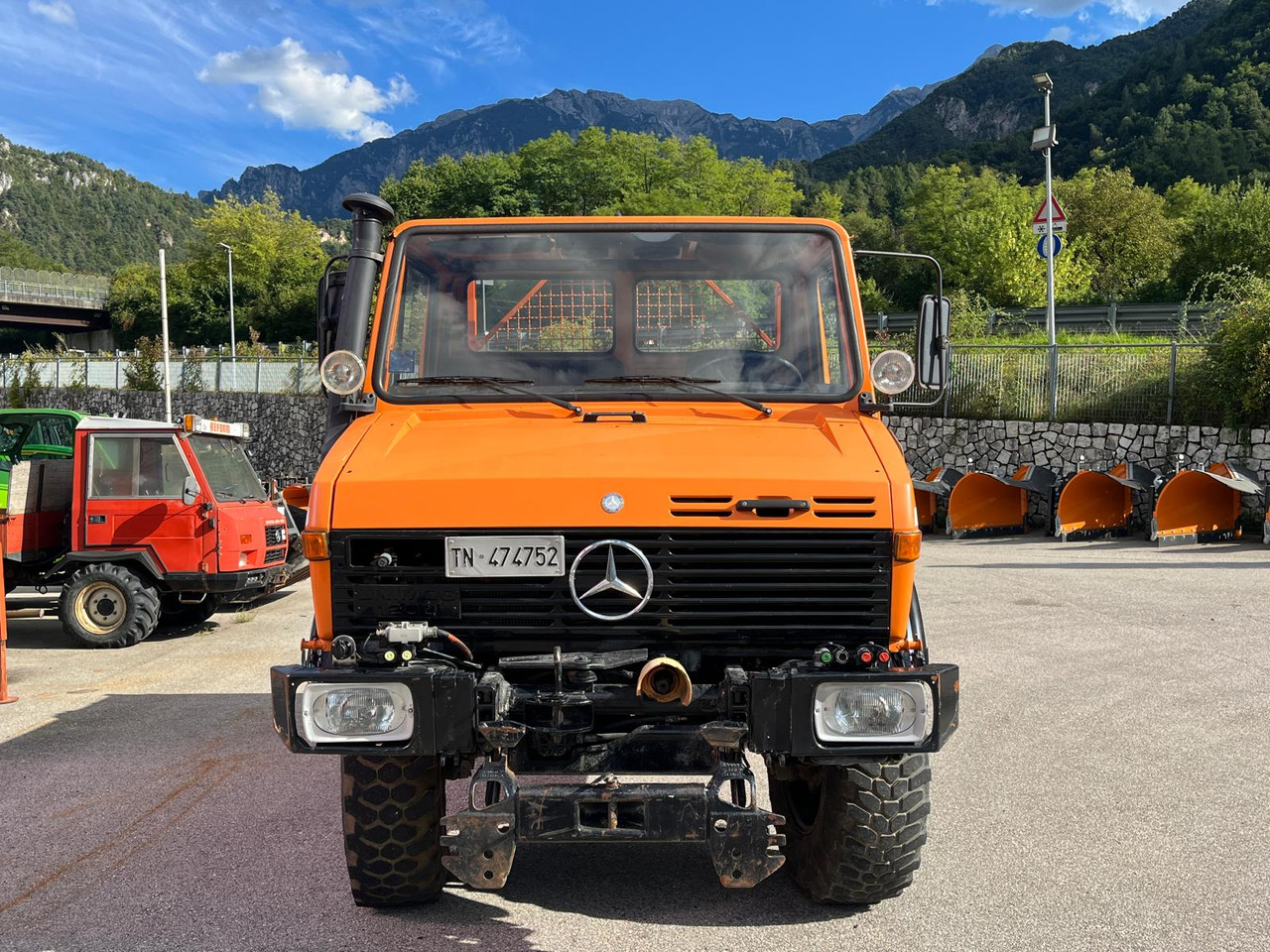 MERCEDES BENZ UNIMOG U1200 – 70 - Kipper vrachtwagen: afbeelding 3 MERCEDES BENZ UNIMOG U1200 – 70 - Kipper vrachtwagen: afbeelding 3