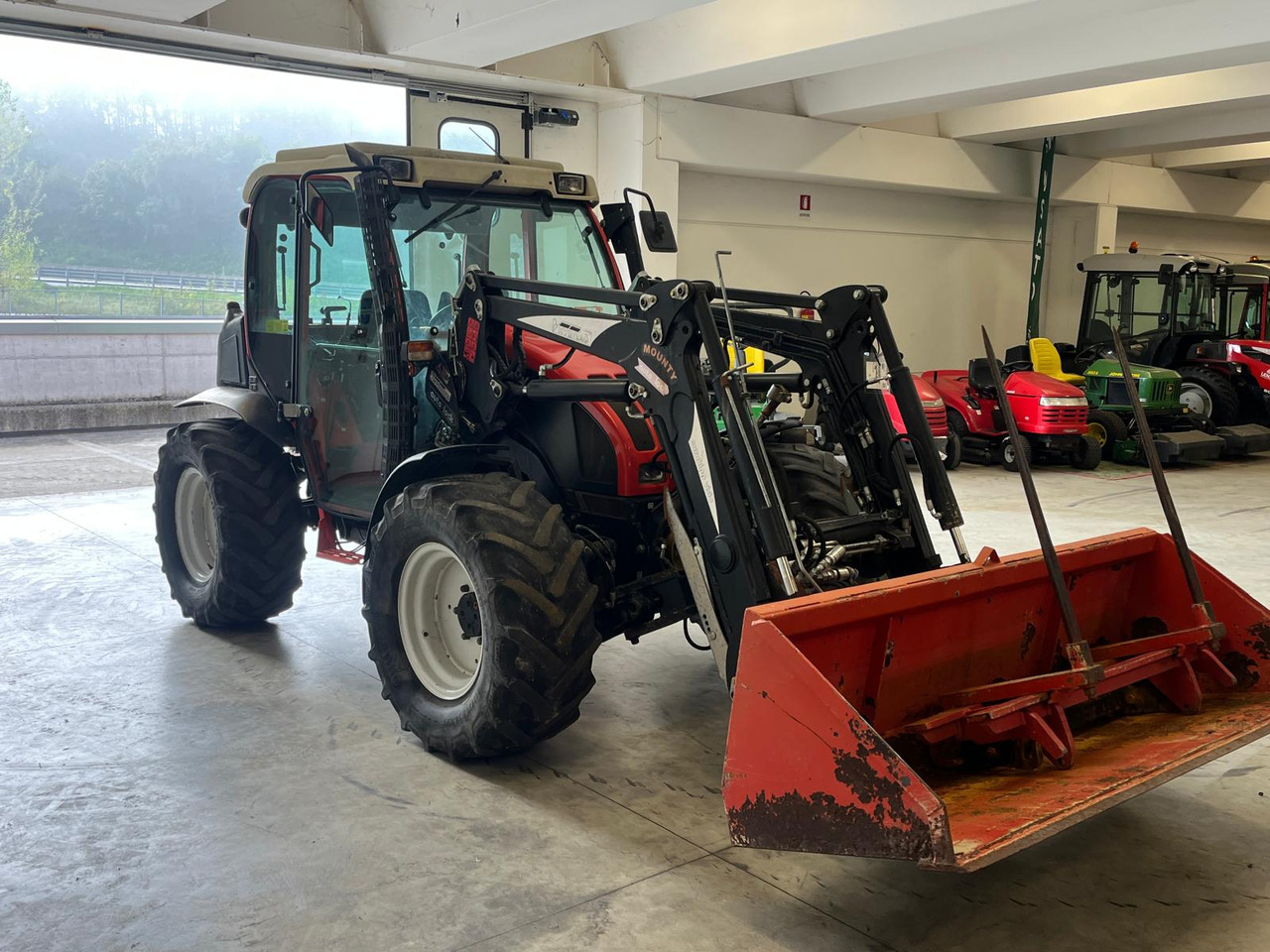 REFORM MOUNY 80S + CARICATORE HYDRAC - Tractor: afbeelding 4 REFORM MOUNY 80S + CARICATORE HYDRAC - Tractor: afbeelding 4