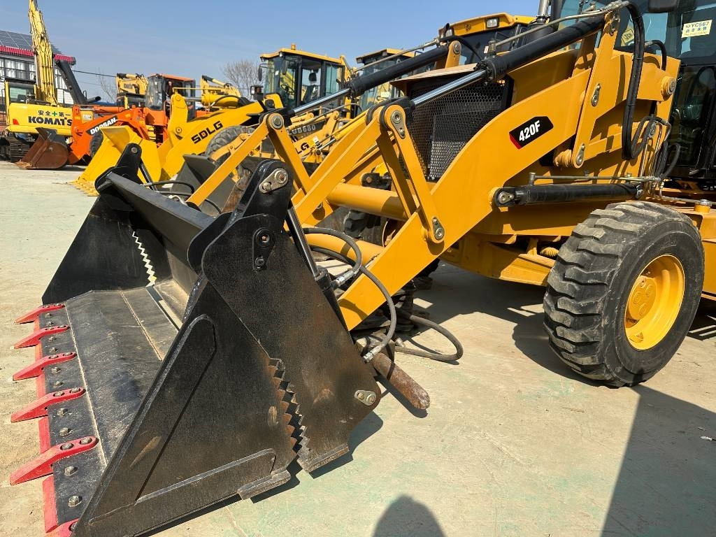 Graaflaadmachine CAT 420 F: afbeelding 8