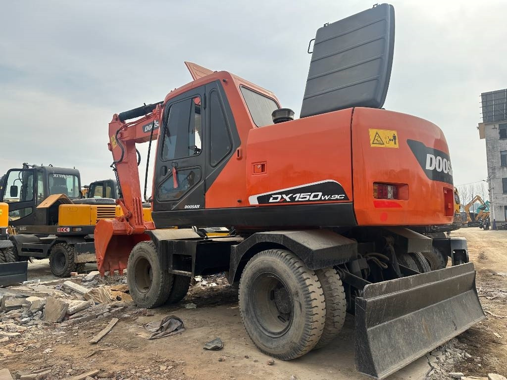 Doosan 150 - Mobiele graafmachine: afbeelding 2 Doosan 150 - Mobiele graafmachine: afbeelding 2