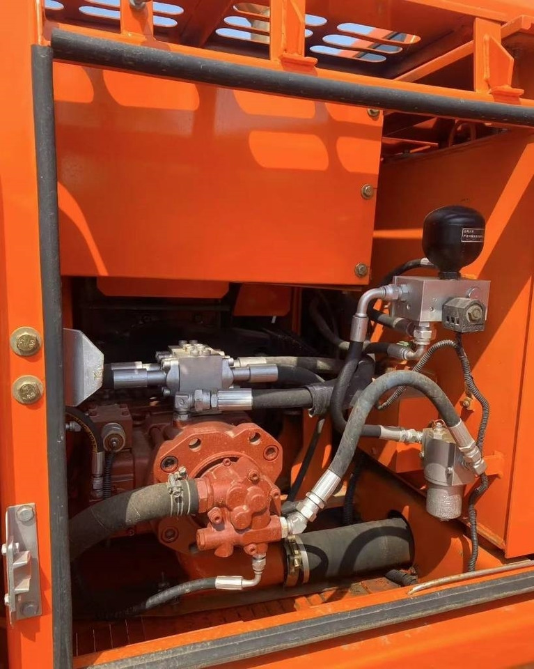 Doosan DH 150 - Rupsgraafmachine: afbeelding 3 Doosan DH 150 - Rupsgraafmachine: afbeelding 3