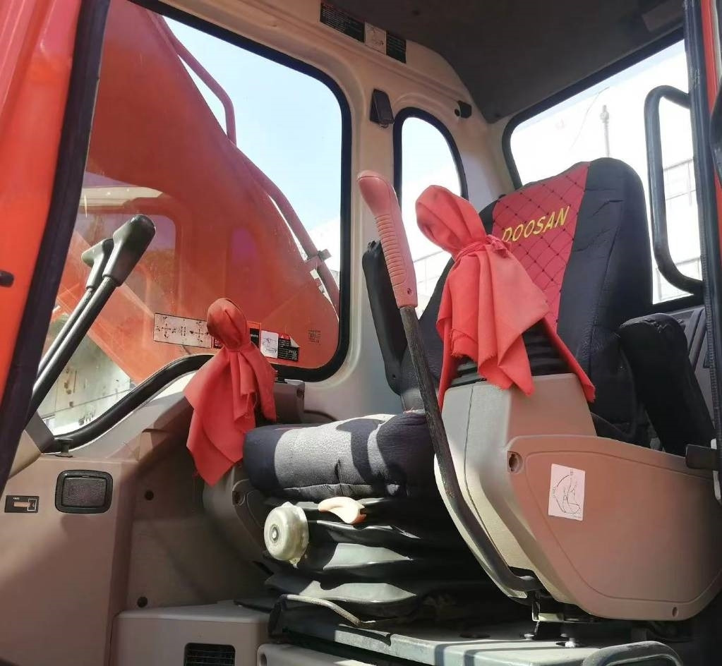 Doosan DH 220 - Rupsgraafmachine: afbeelding 4 Doosan DH 220 - Rupsgraafmachine: afbeelding 4
