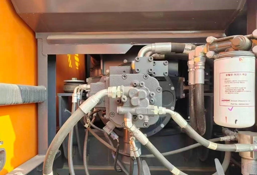 Doosan DX 220 - Rupsgraafmachine: afbeelding 3 Doosan DX 220 - Rupsgraafmachine: afbeelding 3