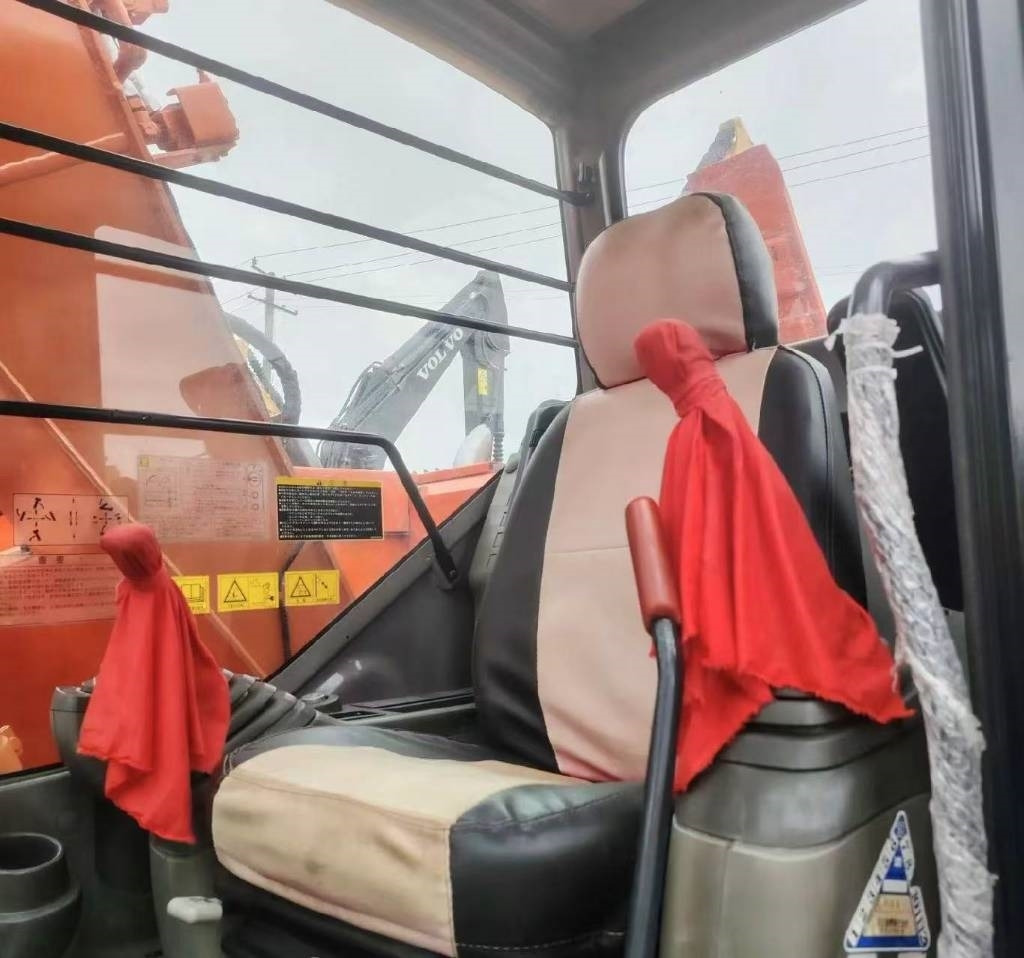 Rupsgraafmachine Hitachi 135 US-6: afbeelding 8 Rupsgraafmachine Hitachi 135 US-6: afbeelding 8